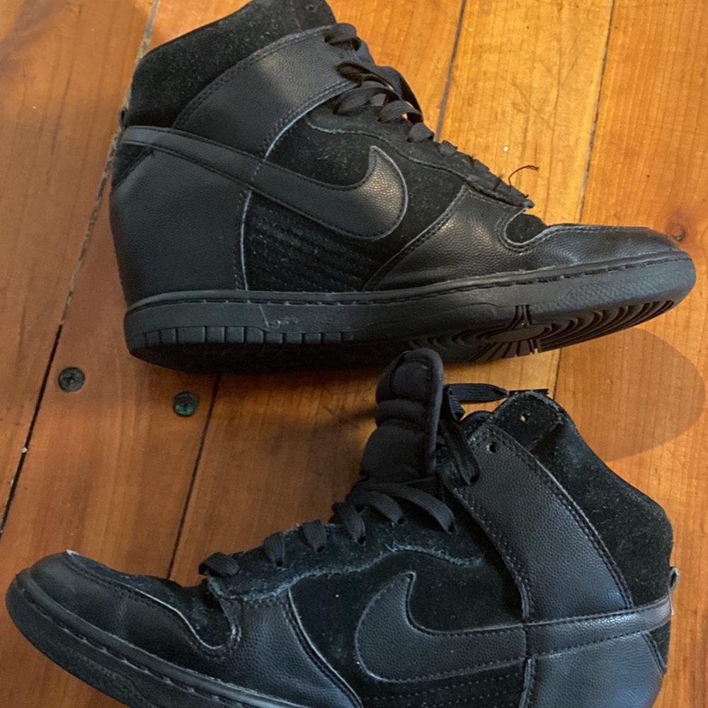 Nike Women's Black High-Top Sneakers